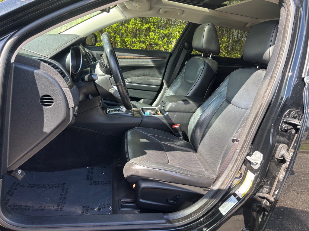 2016 Chrysler 300 Image 23