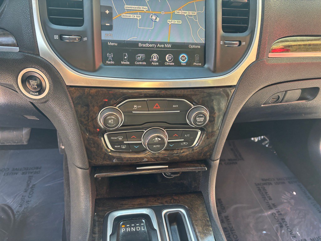 2016 Chrysler 300 Image 44