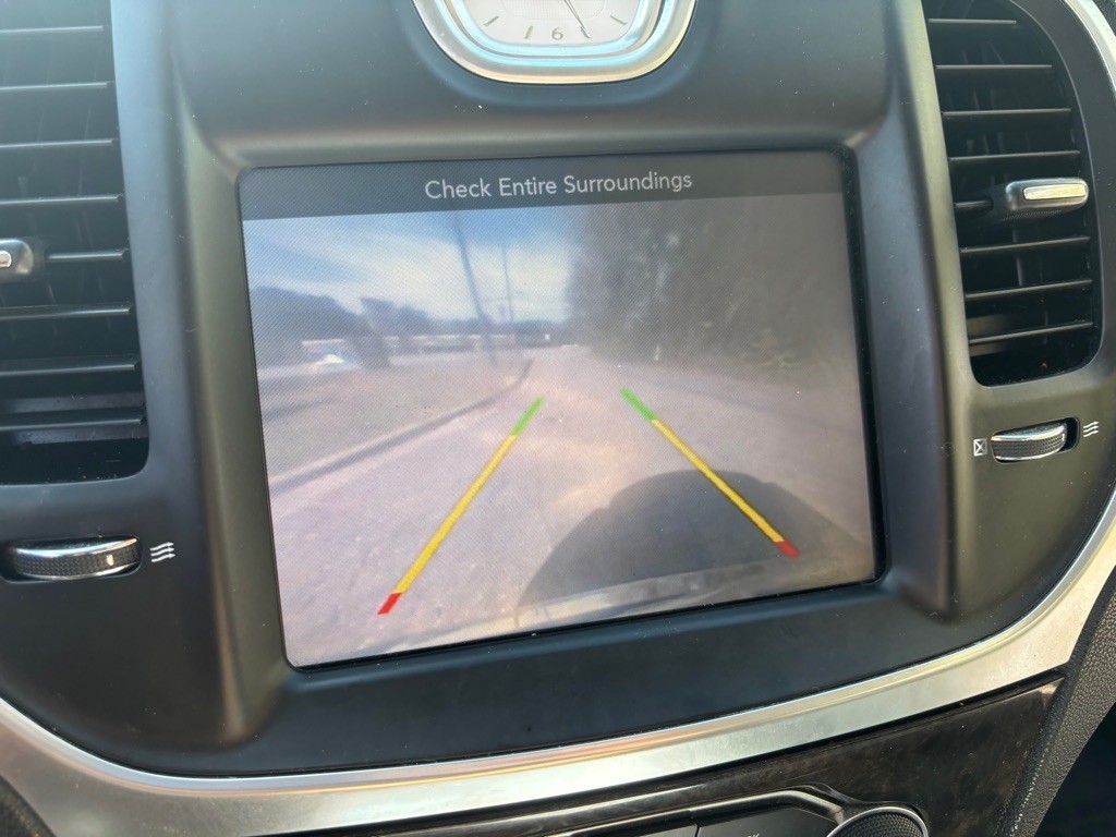 2016 Chrysler 300 Image 47