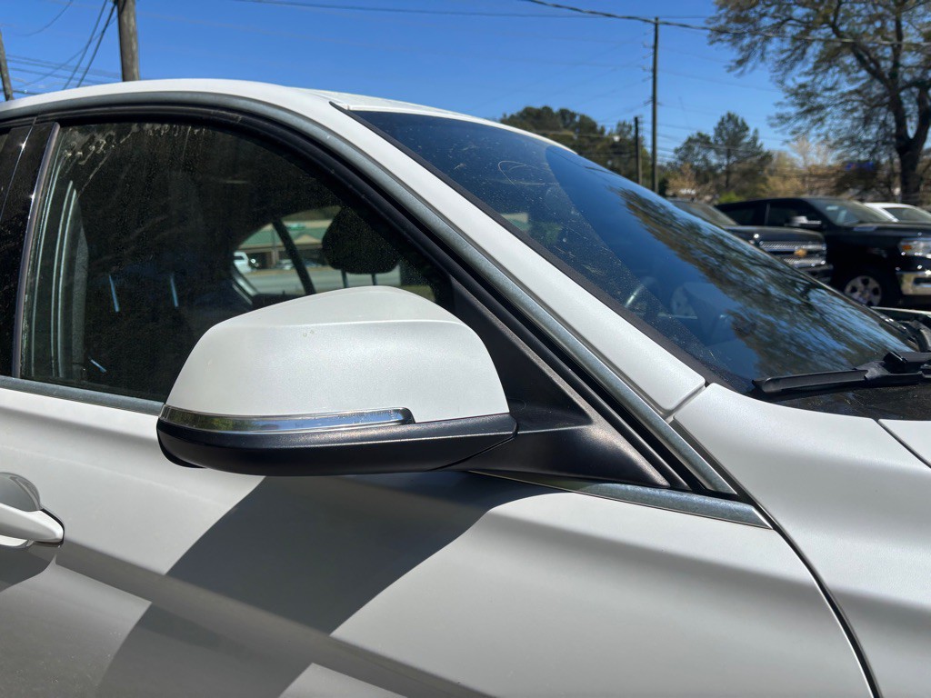 2017 BMW 3 Series Image 8