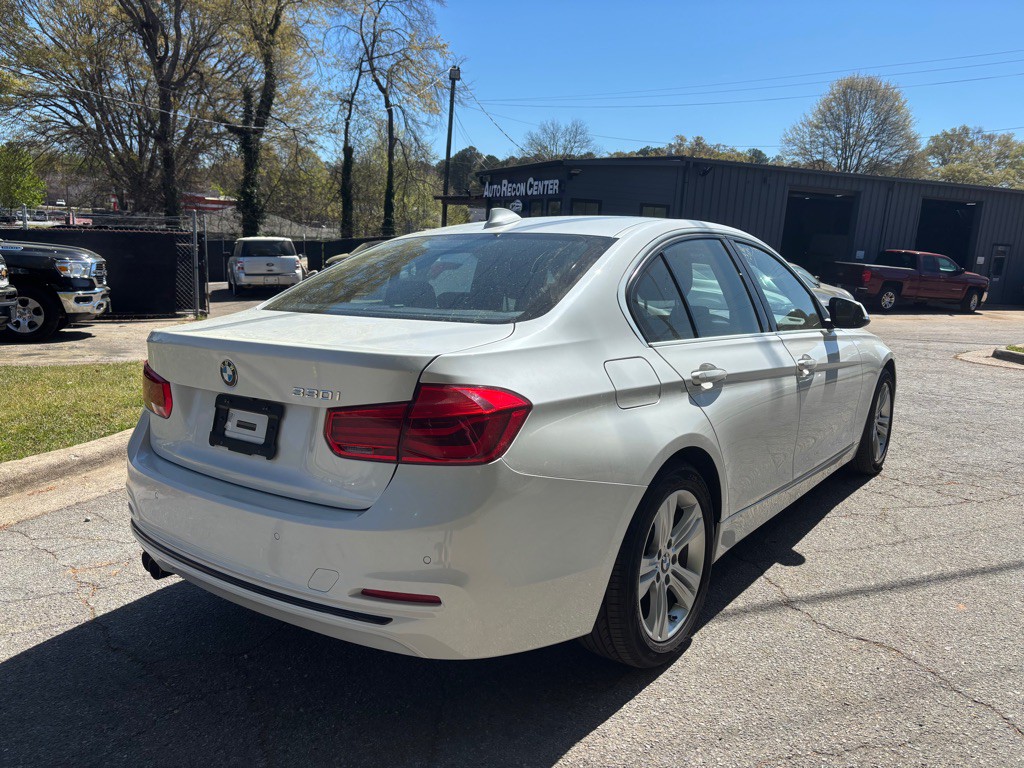2017 BMW 3 Series Image 10