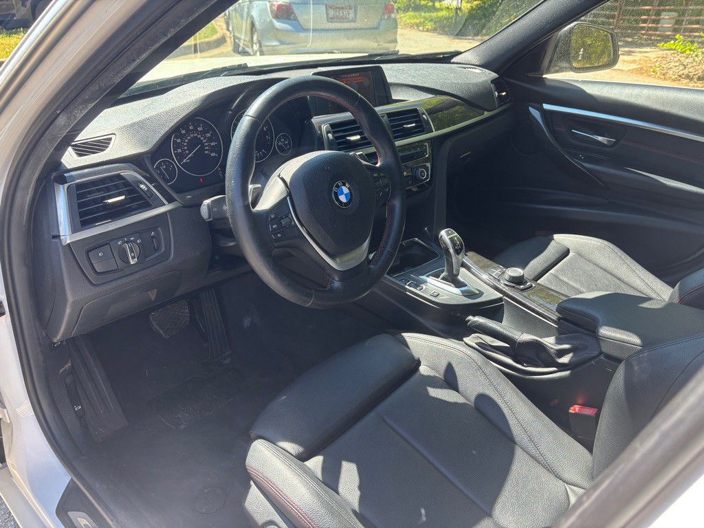 2017 BMW 3 Series Image 13