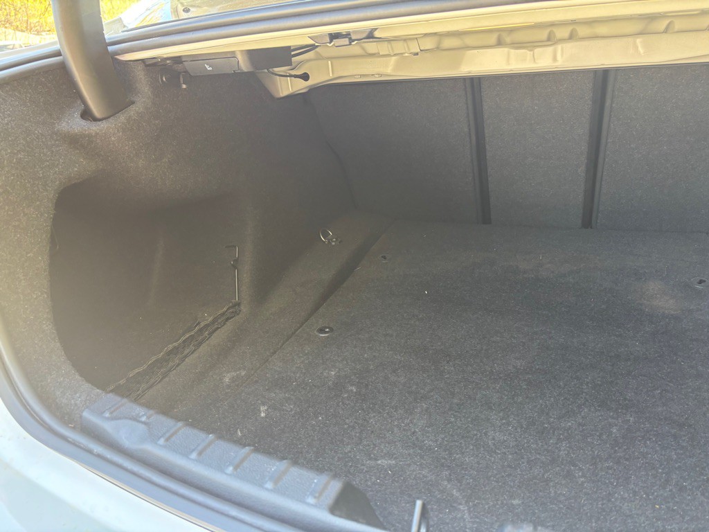 2017 BMW 3 Series Image 32