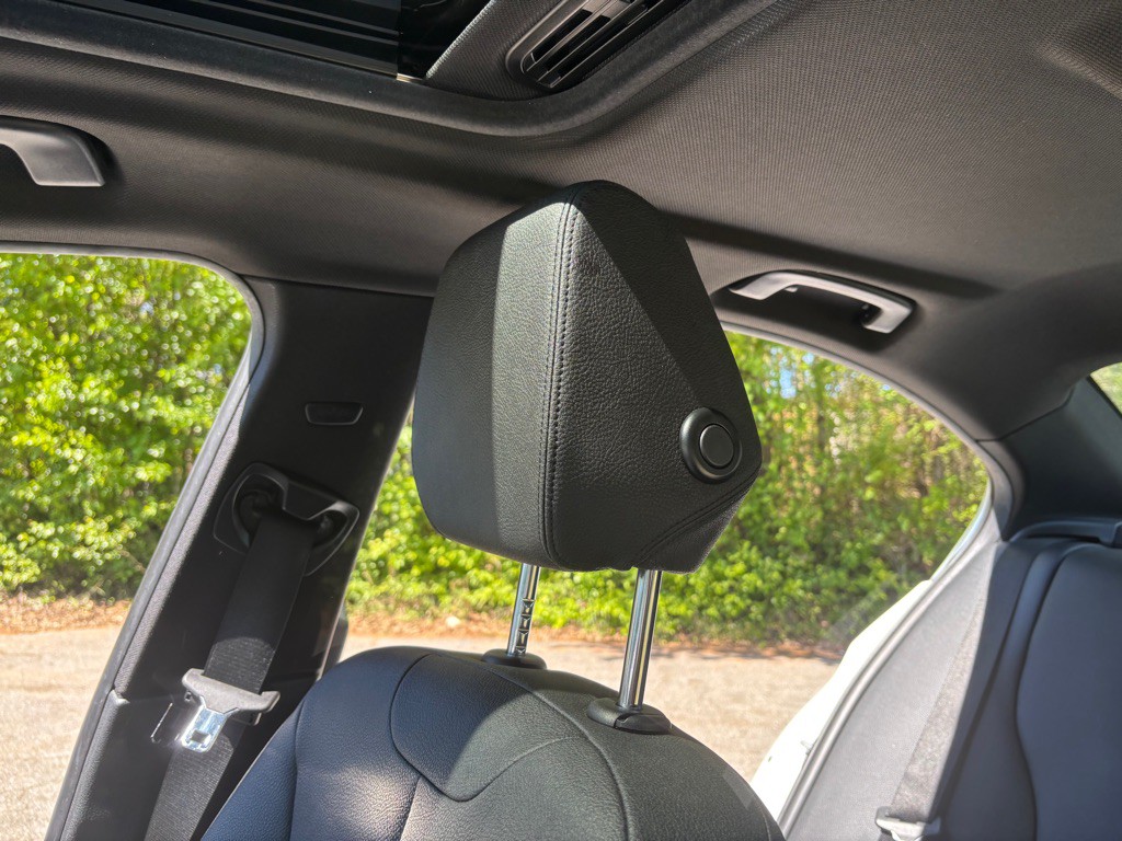 2017 BMW 3 Series Image 43