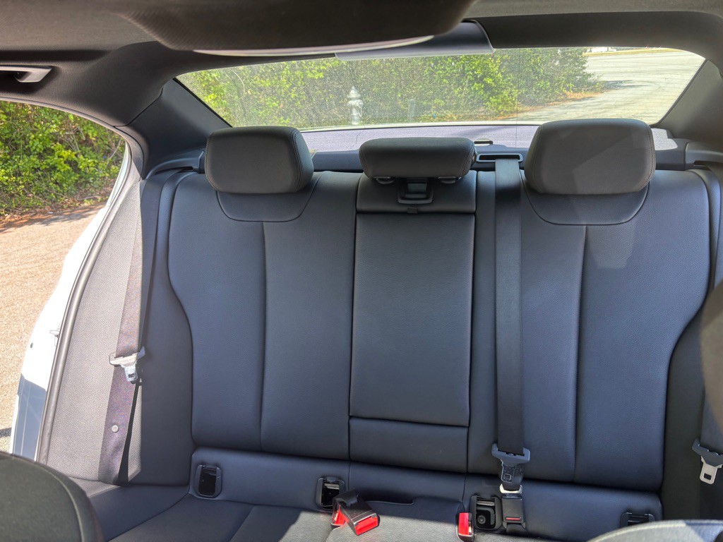 2017 BMW 3 Series Image 44