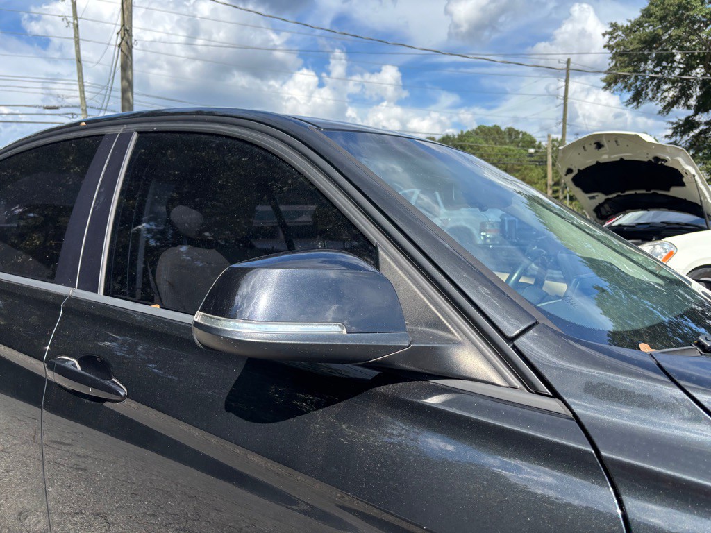 2015 BMW 3 Series Image 9