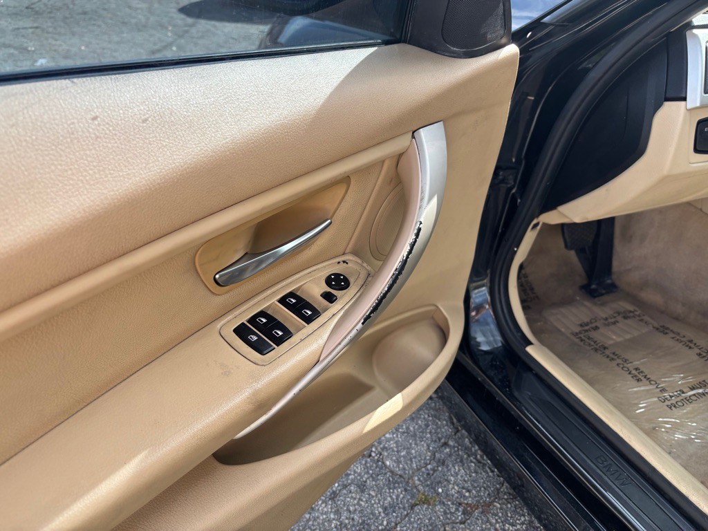 2015 BMW 3 Series Image 16