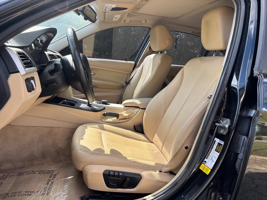 2015 BMW 3 Series Image 18