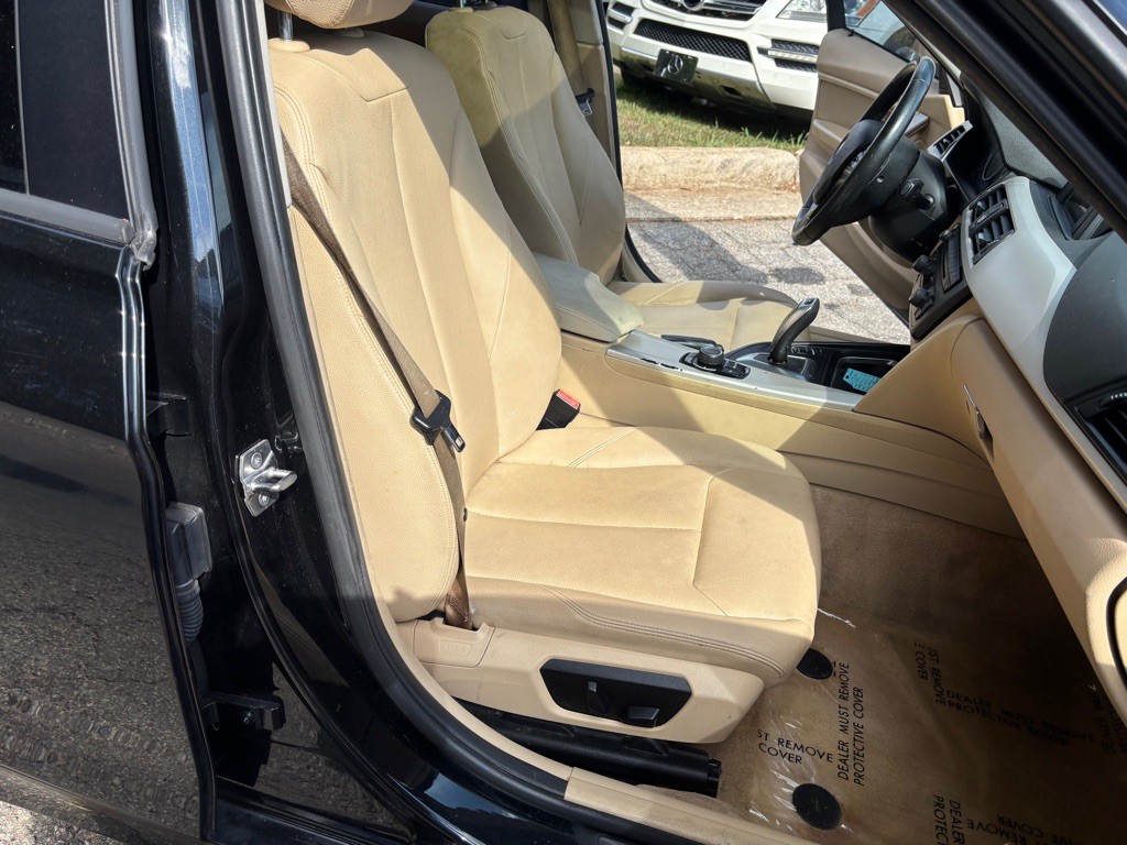 2015 BMW 3 Series Image 23