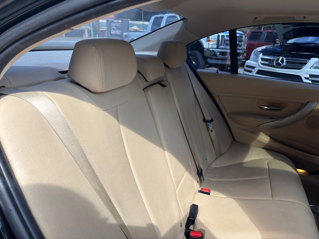 2015 BMW 3 Series Image 28