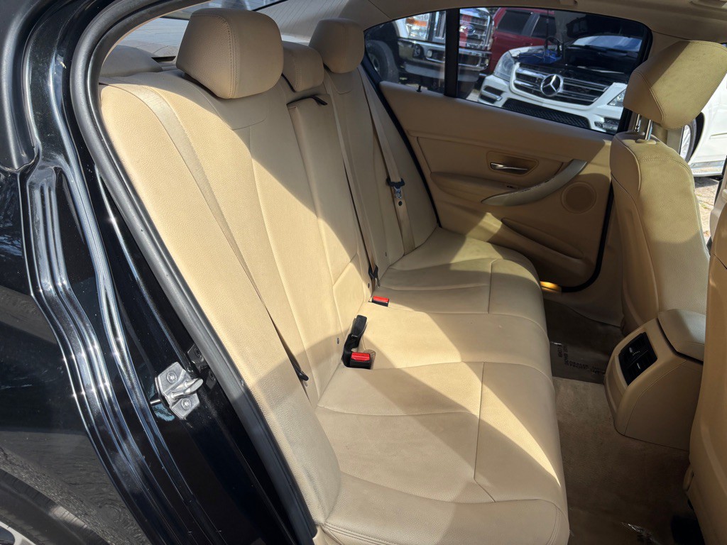 2015 BMW 3 Series Image 29