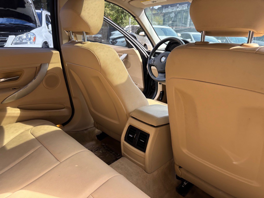 2015 BMW 3 Series Image 30