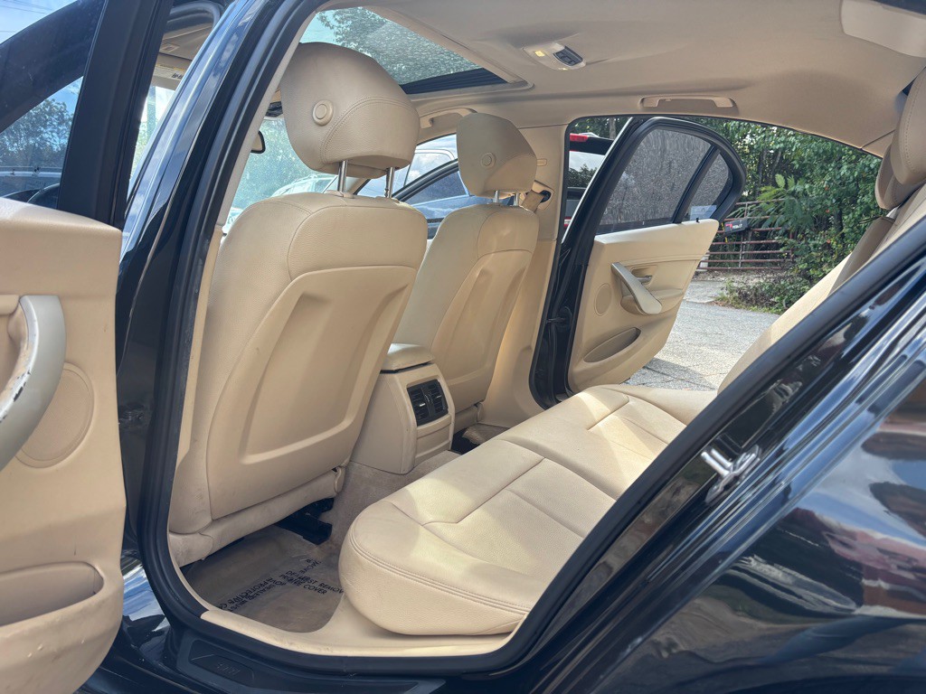 2015 BMW 3 Series Image 34