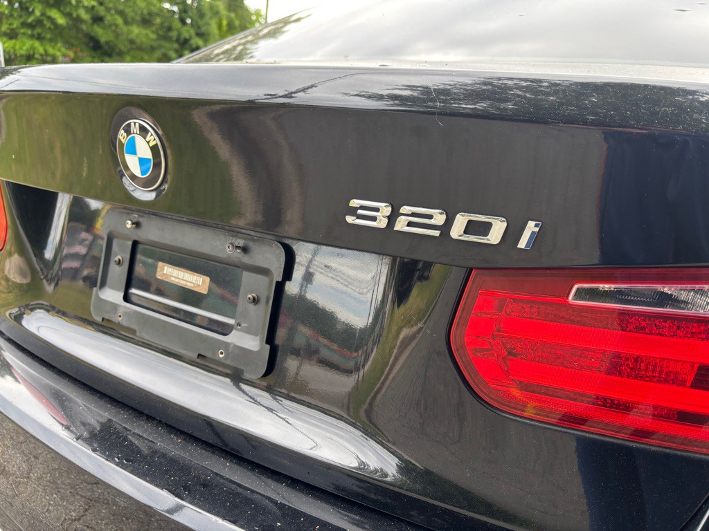 2015 BMW 3 Series Image 9