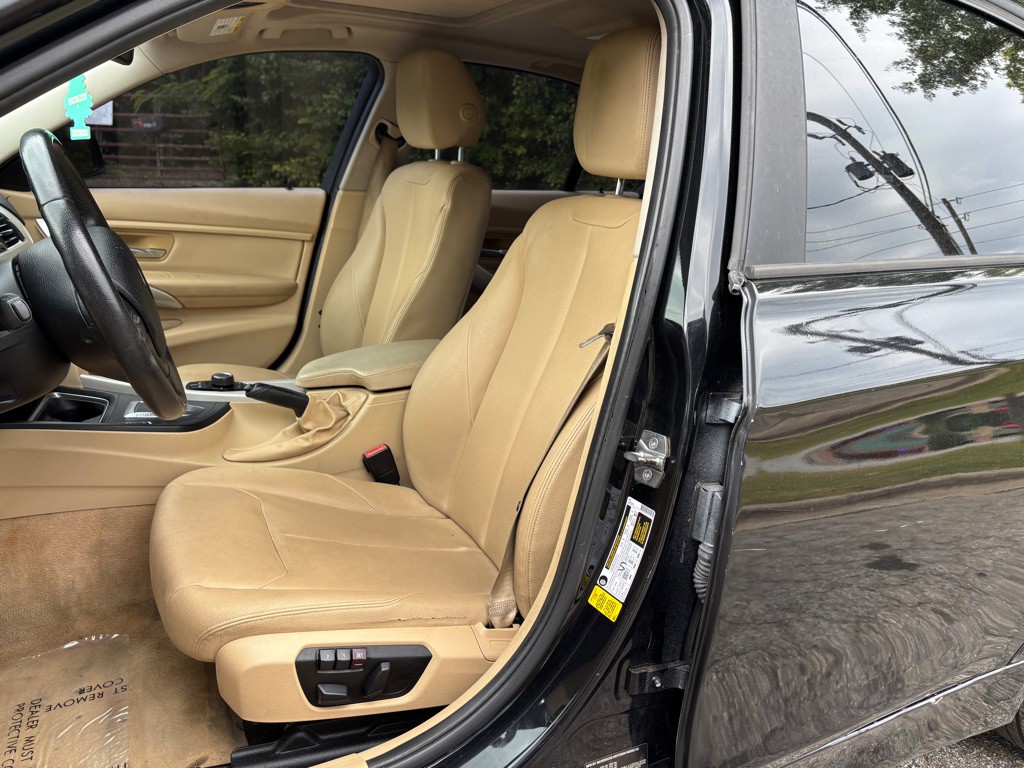 2015 BMW 3 Series Image 12