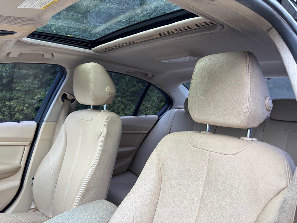 2015 BMW 3 Series Image 14