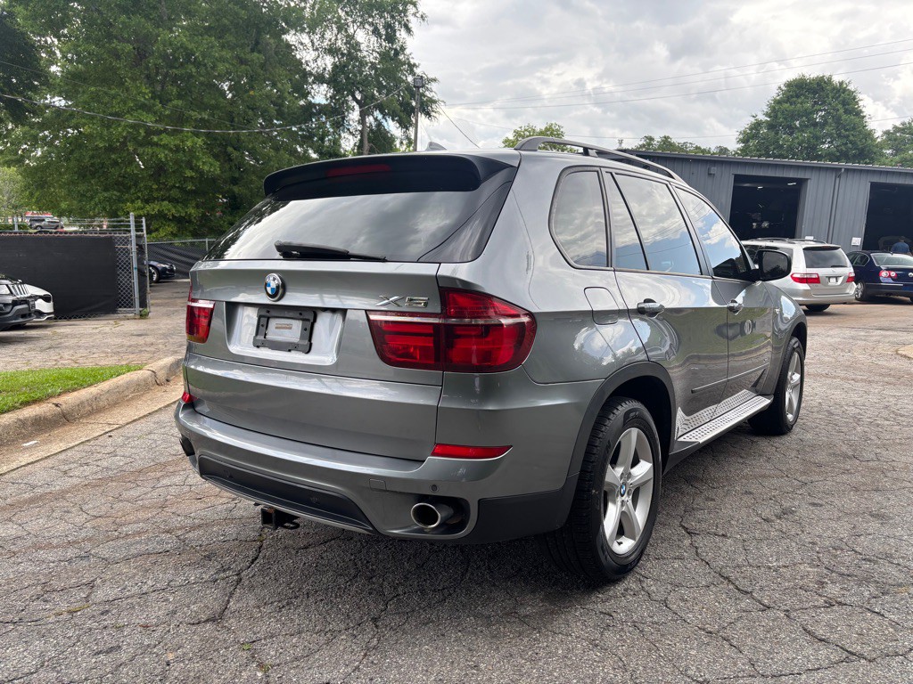 2011 BMW X5 Image 12