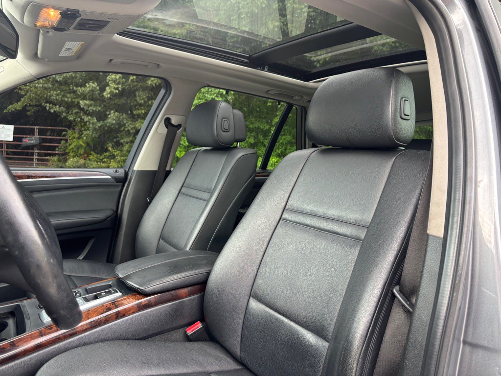 2011 BMW X5 Image 17