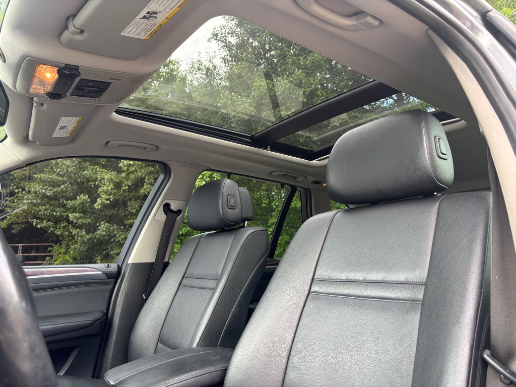 2011 BMW X5 Image 18