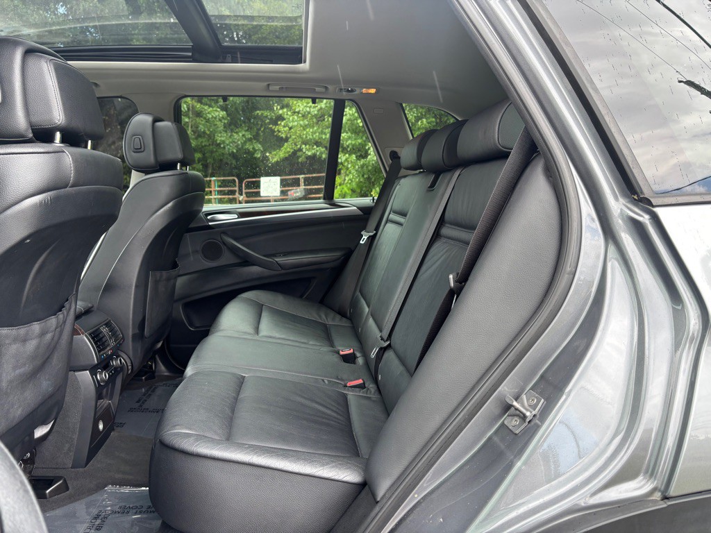 2011 BMW X5 Image 25