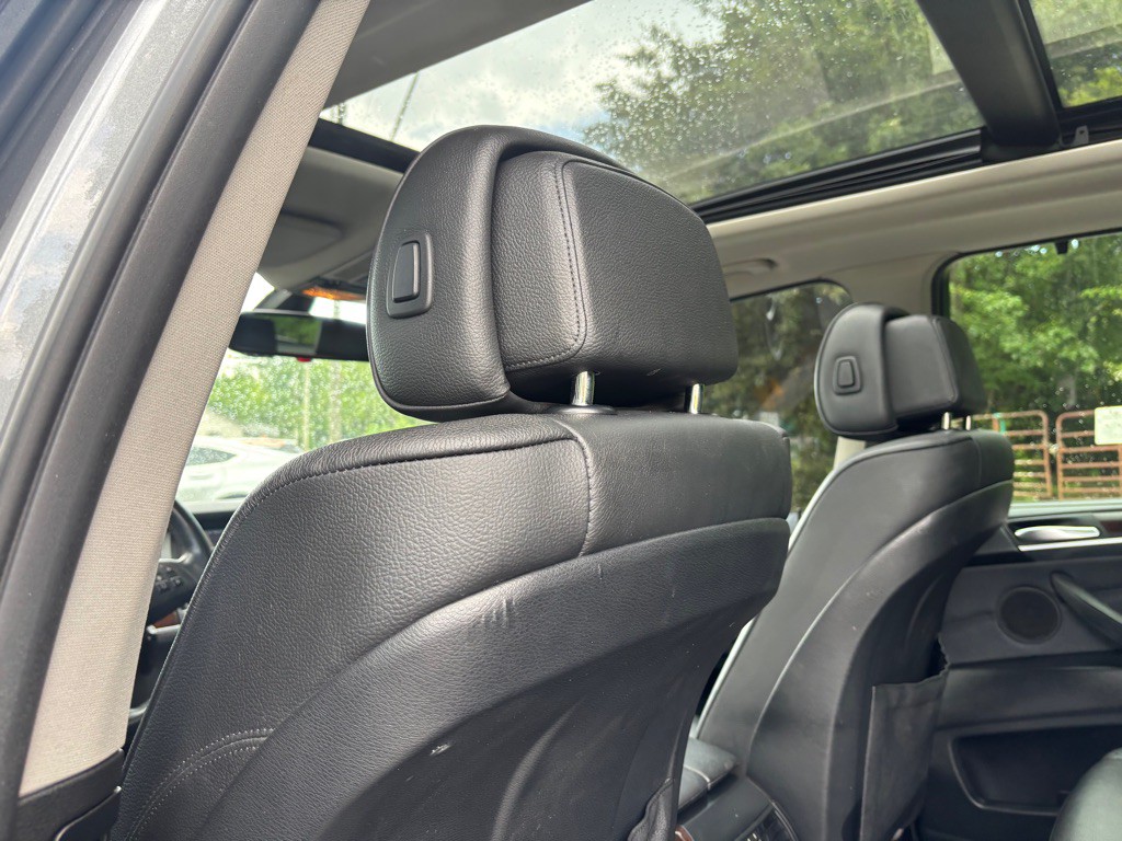 2011 BMW X5 Image 28