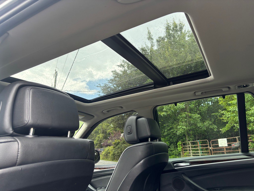 2011 BMW X5 Image 29