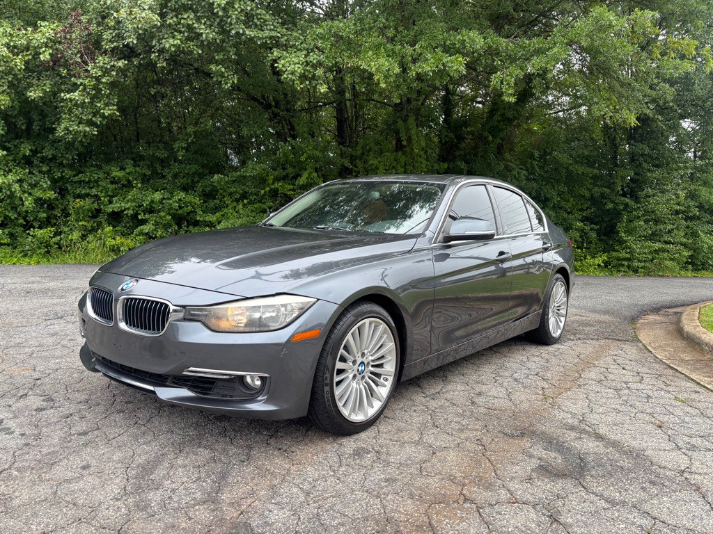 2012 BMW 3 Series Image 2