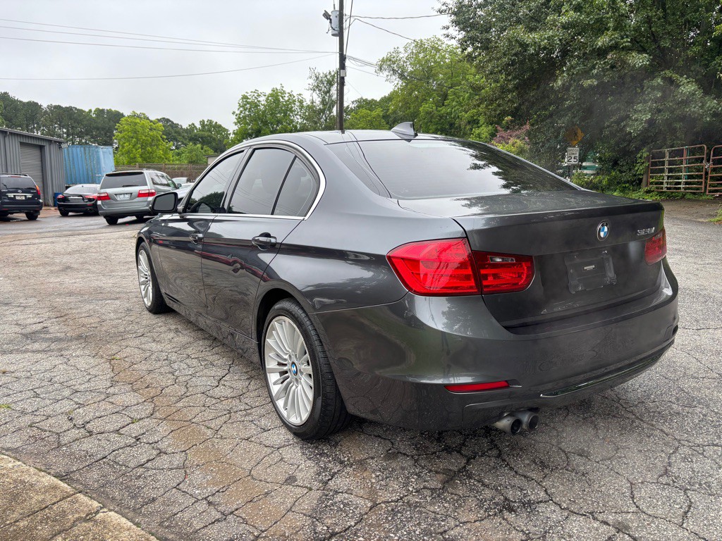 2012 BMW 3 Series Image 6