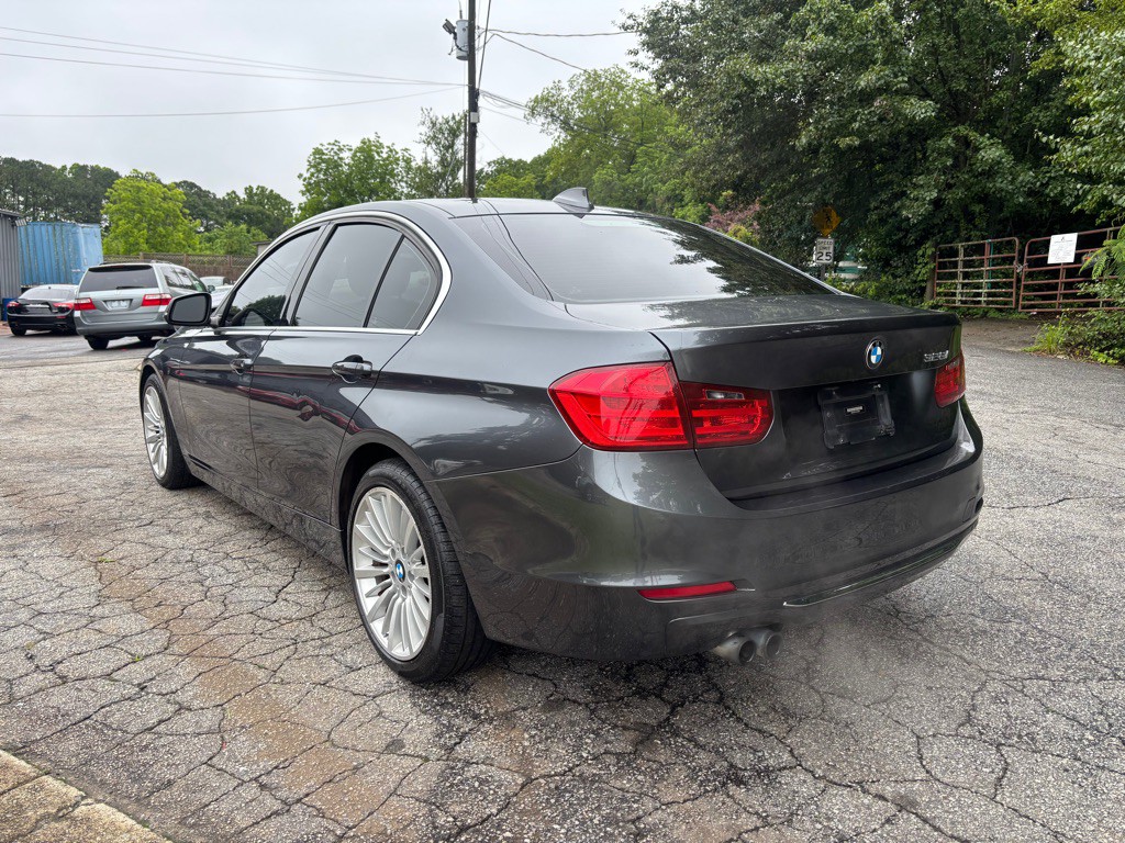 2012 BMW 3 Series Image 7