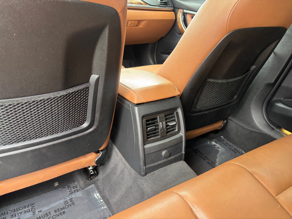 2012 BMW 3 Series Image 21