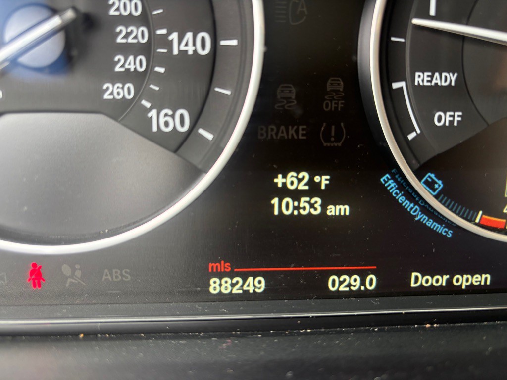 2012 BMW 3 Series Image 32