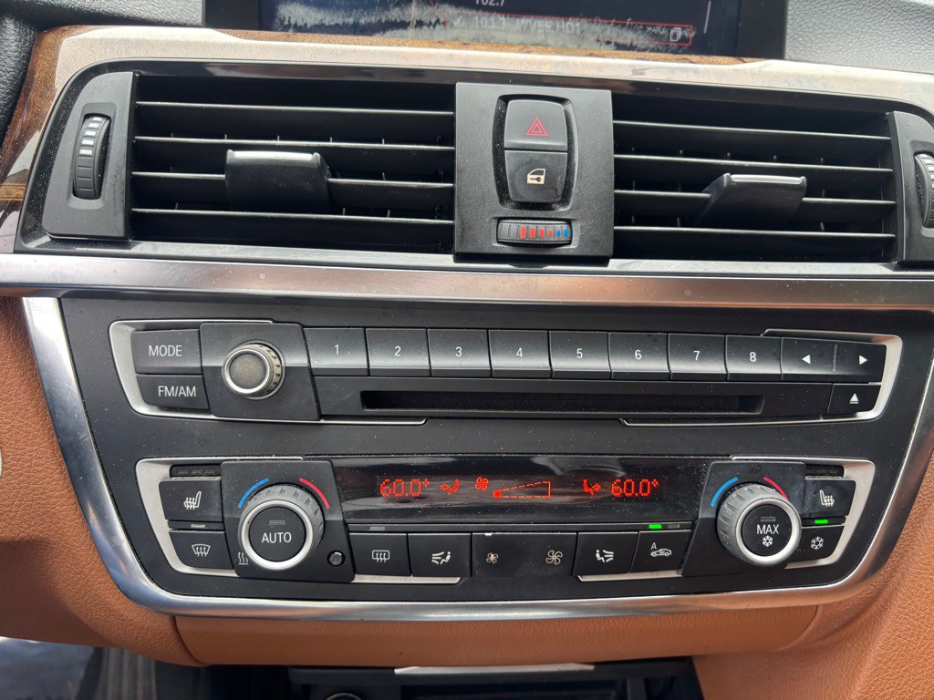 2012 BMW 3 Series Image 33