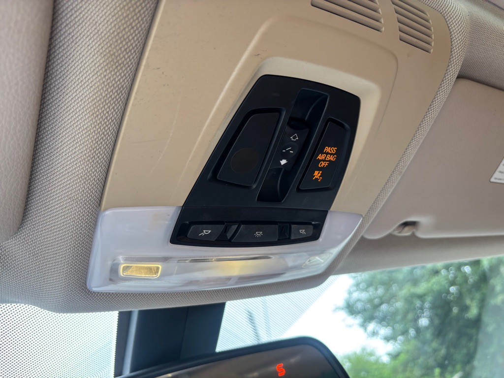 2012 BMW 3 Series Image 37