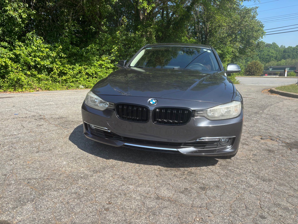 2012 BMW 3 Series Image 2