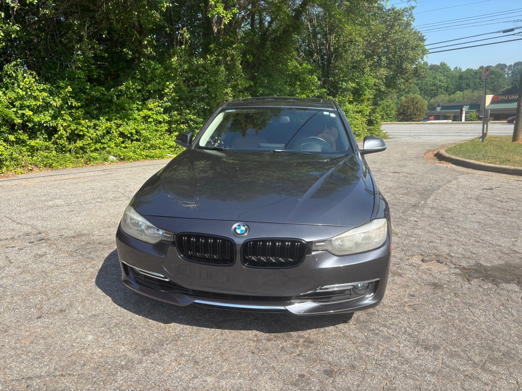 2012 BMW 3 Series Image 3