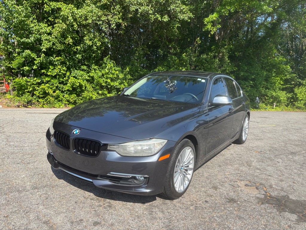 2012 BMW 3 Series Image 4