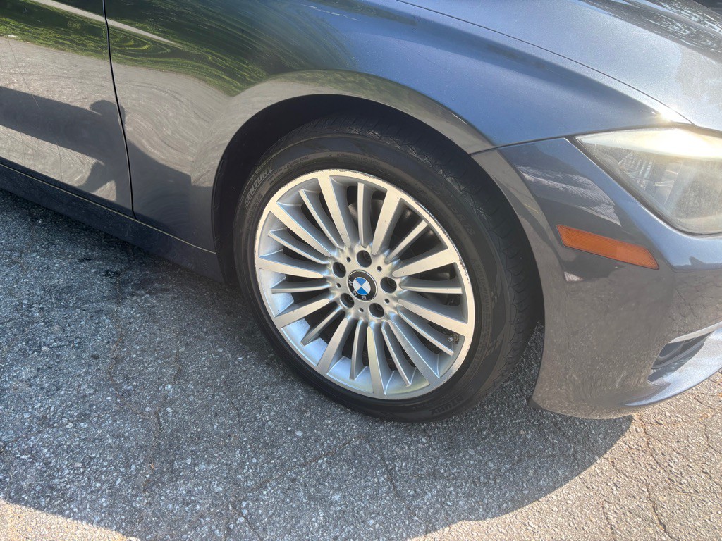 2012 BMW 3 Series Image 7
