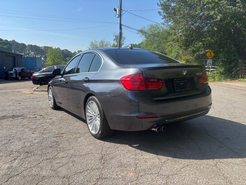 2012 BMW 3 Series Image 14