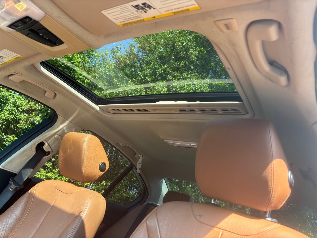2012 BMW 3 Series Image 20