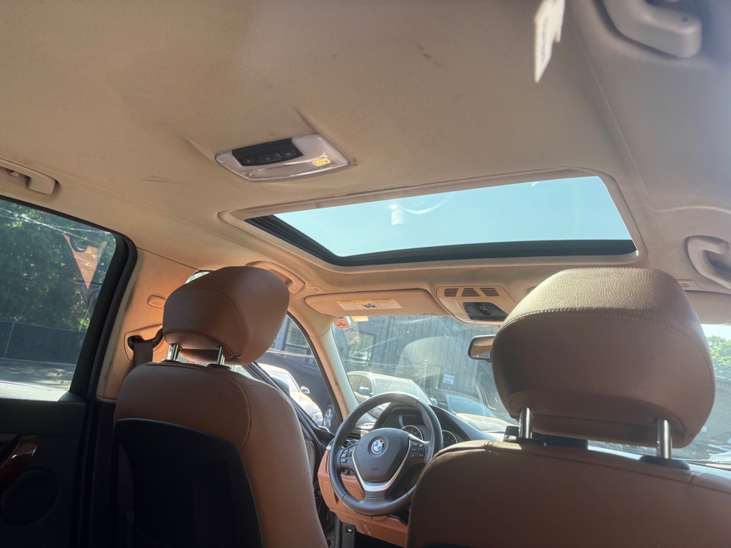 2012 BMW 3 Series Image 29