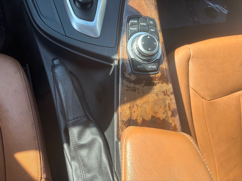 2012 BMW 3 Series Image 42