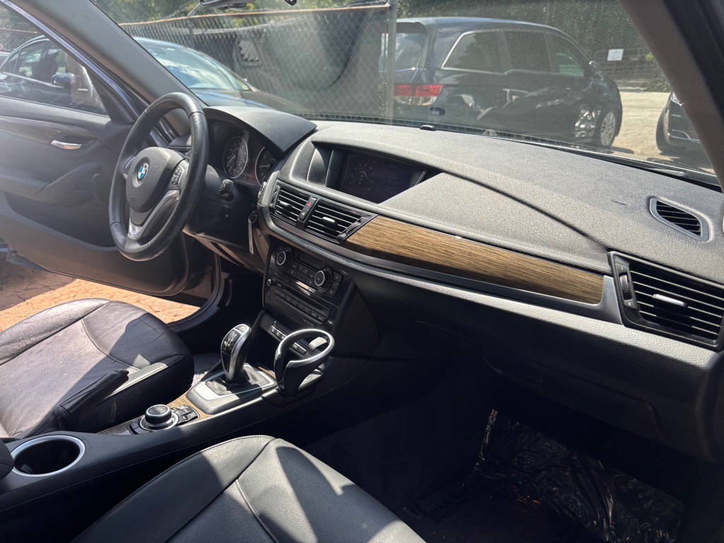 2015 BMW X1 Image 24