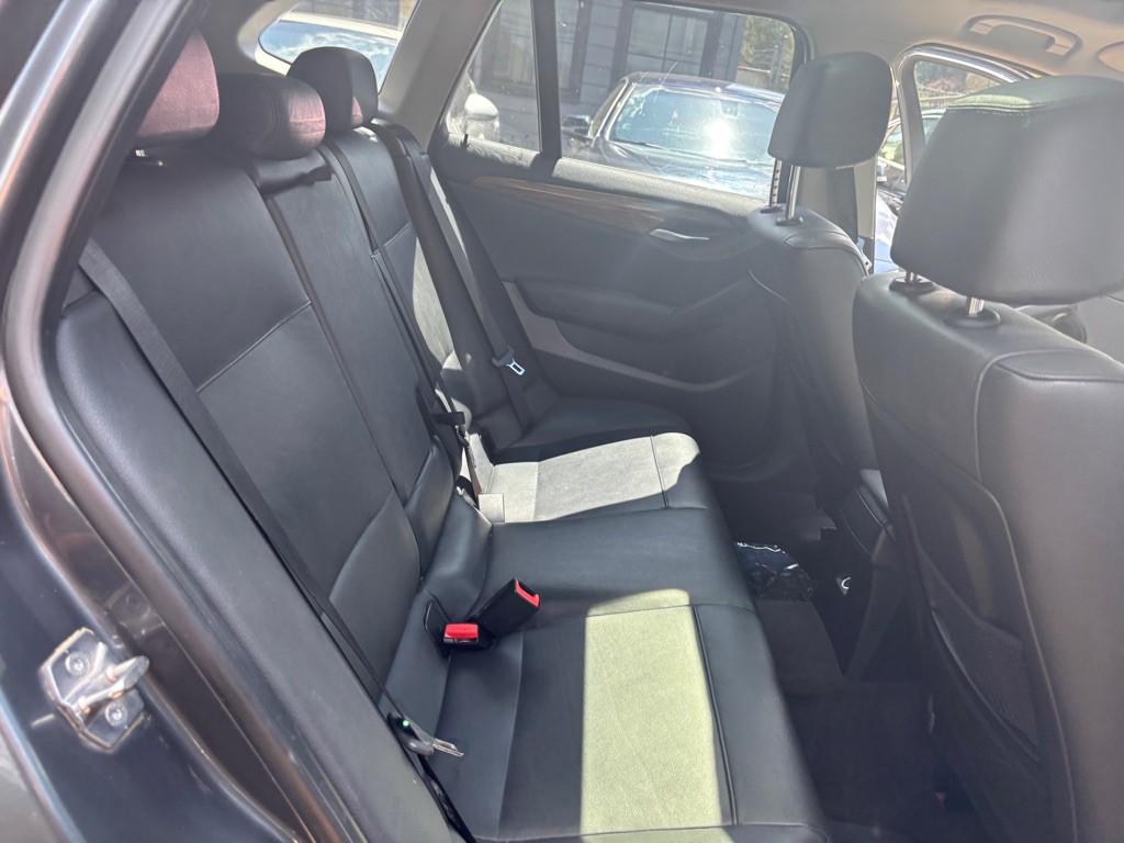 2015 BMW X1 Image 25