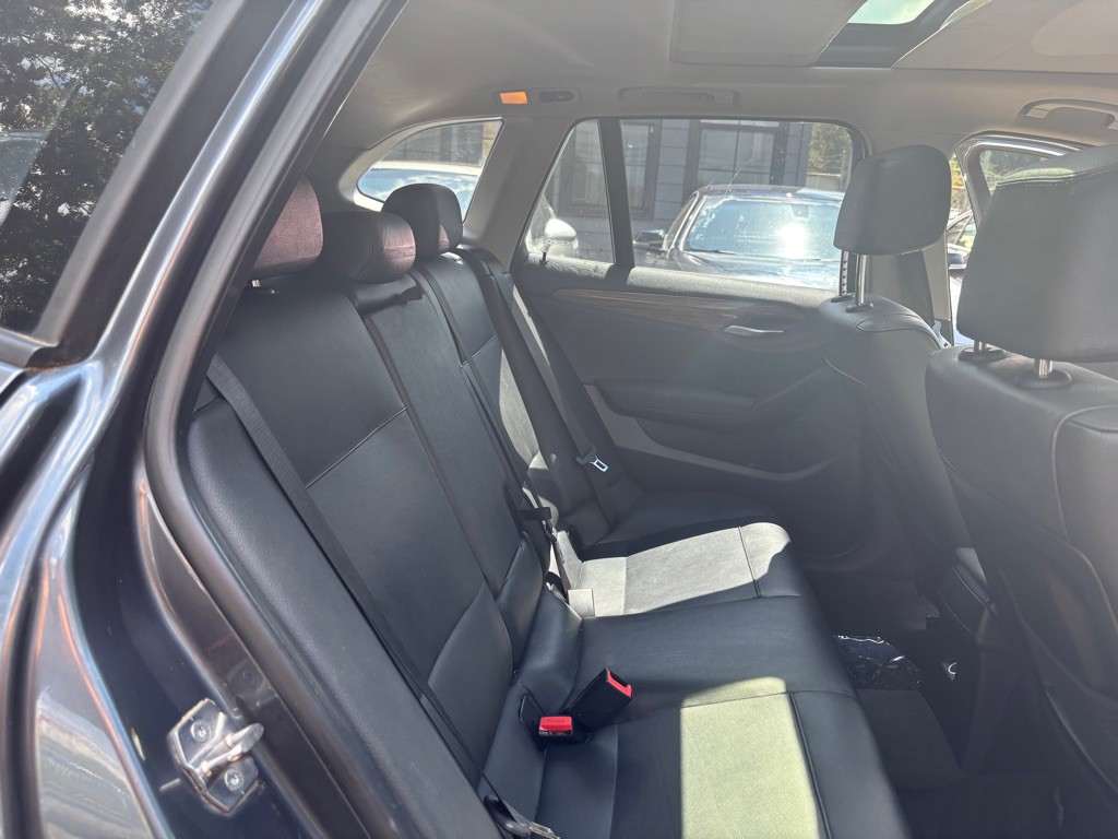 2015 BMW X1 Image 26