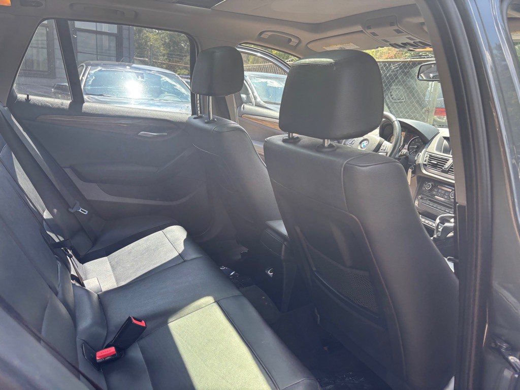 2015 BMW X1 Image 27