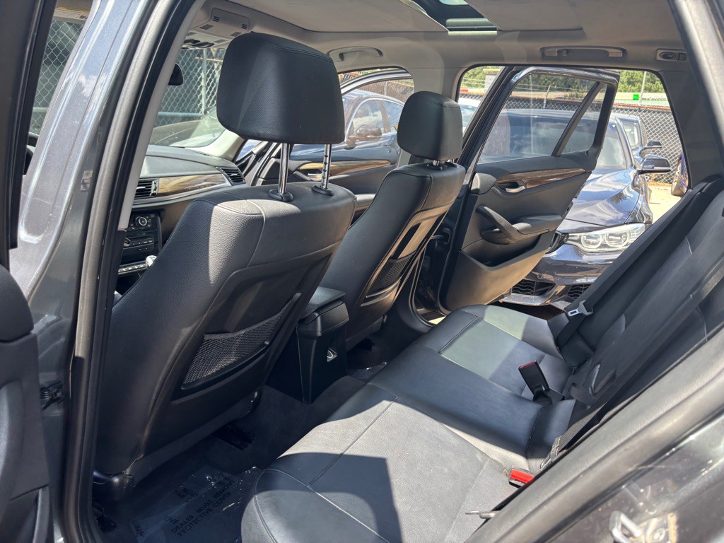 2015 BMW X1 Image 32