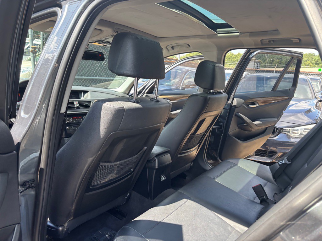 2015 BMW X1 Image 33