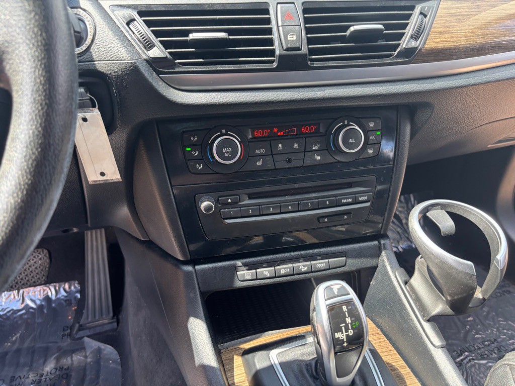 2015 BMW X1 Image 40