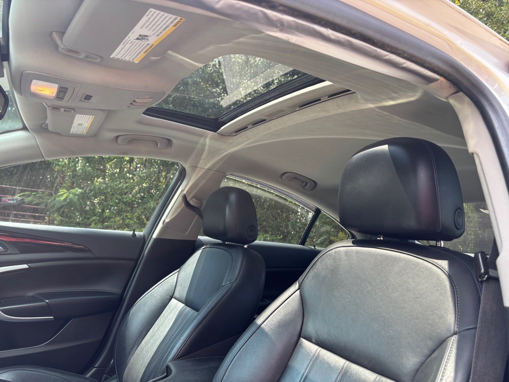 2012 Buick Regal Image 18