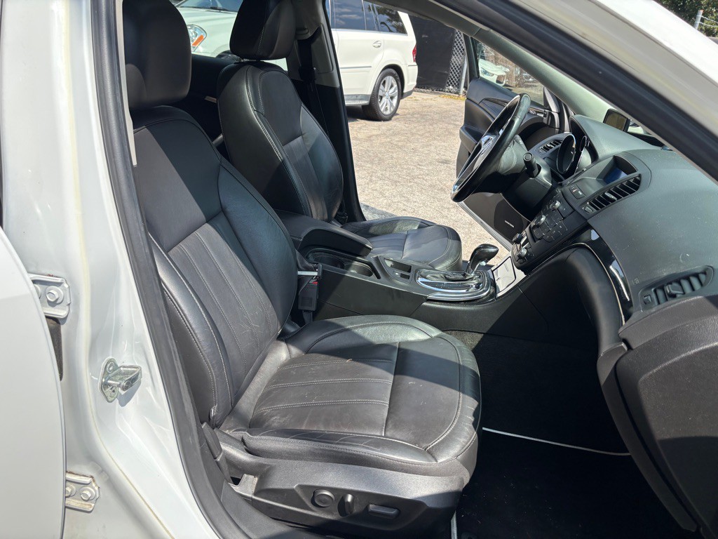 2012 Buick Regal Image 22